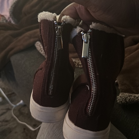 Medina size 9.5 suede booties with zipper at the back. - Picture 3 of 3